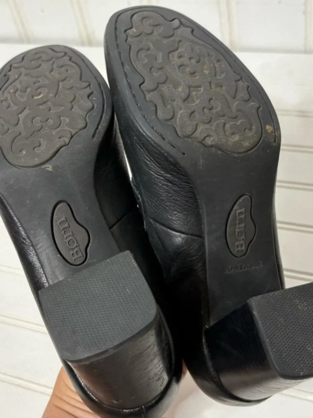 Born Women's Tyndall Pump Bootie Size 9.5 Block Heel Slip On Black Leather - Picture 9 of 9